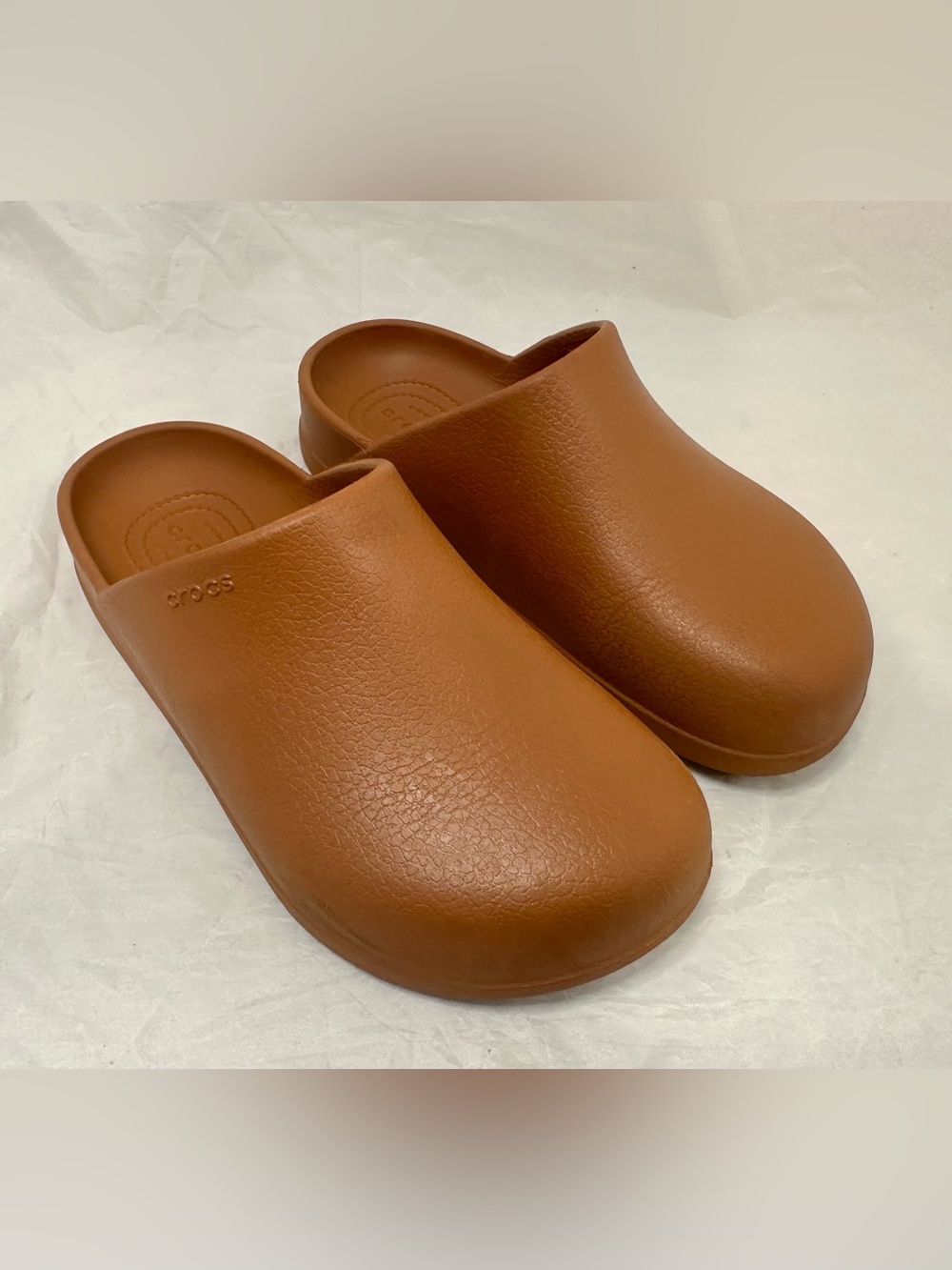 CROCS Women’s Clogs Slip-On in Chestnut Brown